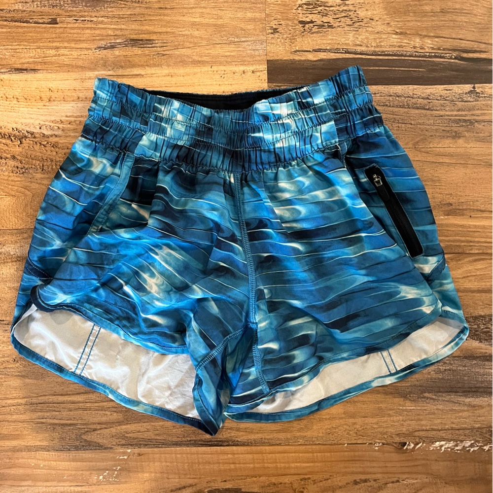 Lululemon size 4 4inch shorts